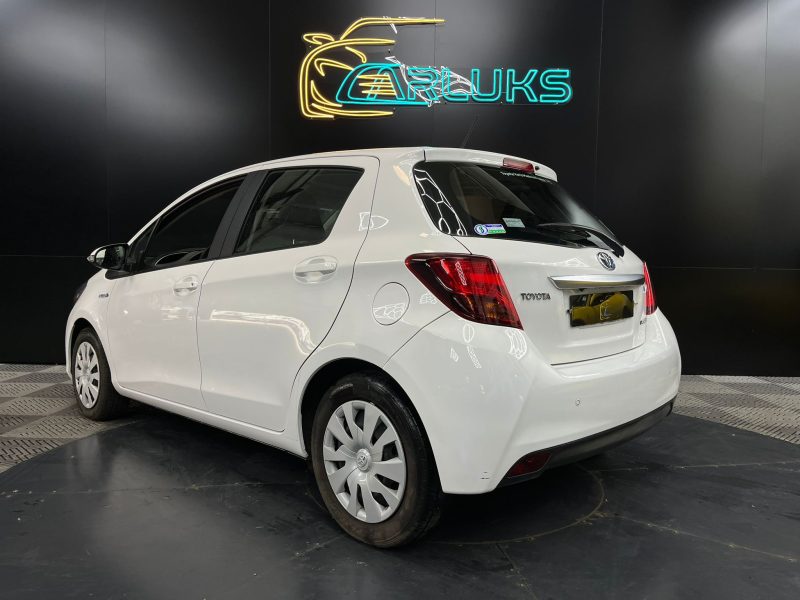 TOYOTA YARIS 2017 1.5 Hybrid 100cv BUISNESS