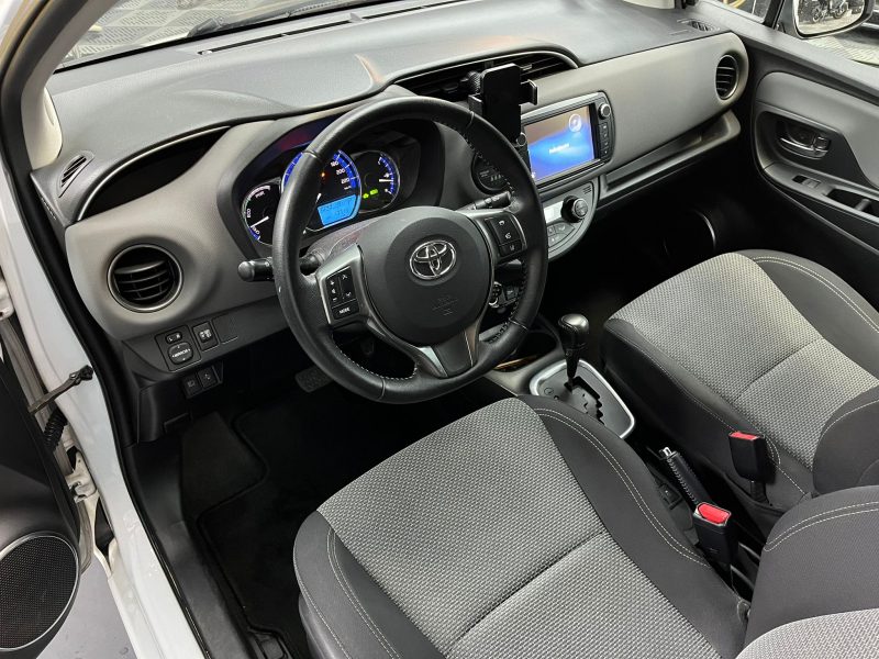 TOYOTA YARIS 2017 1.5 Hybrid 100cv BUISNESS