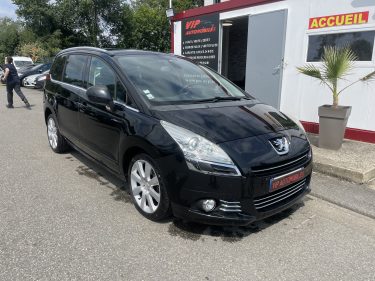 PEUGEOT 5008 2012