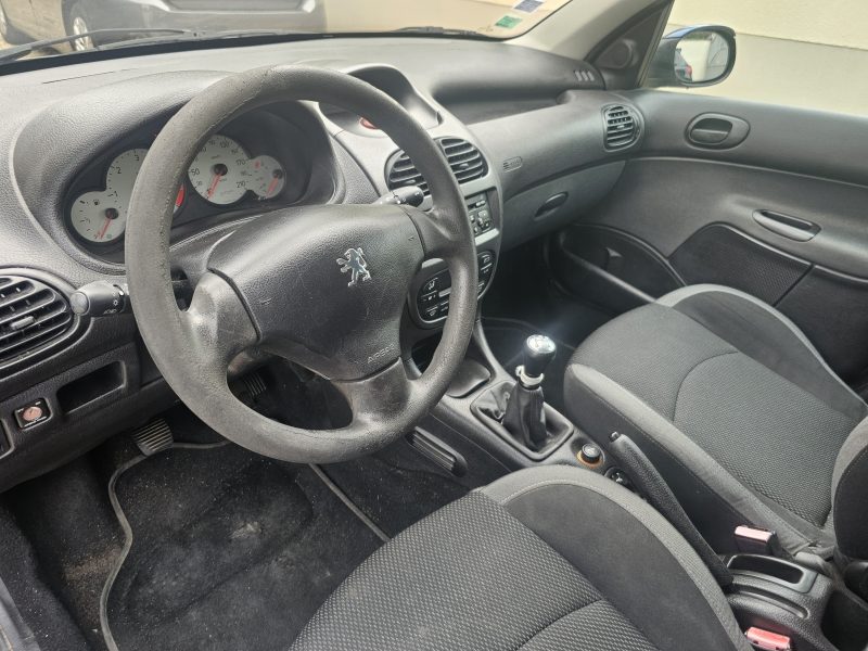 PEUGEOT 206 Berline bicorps trois ou cinq portes 2006