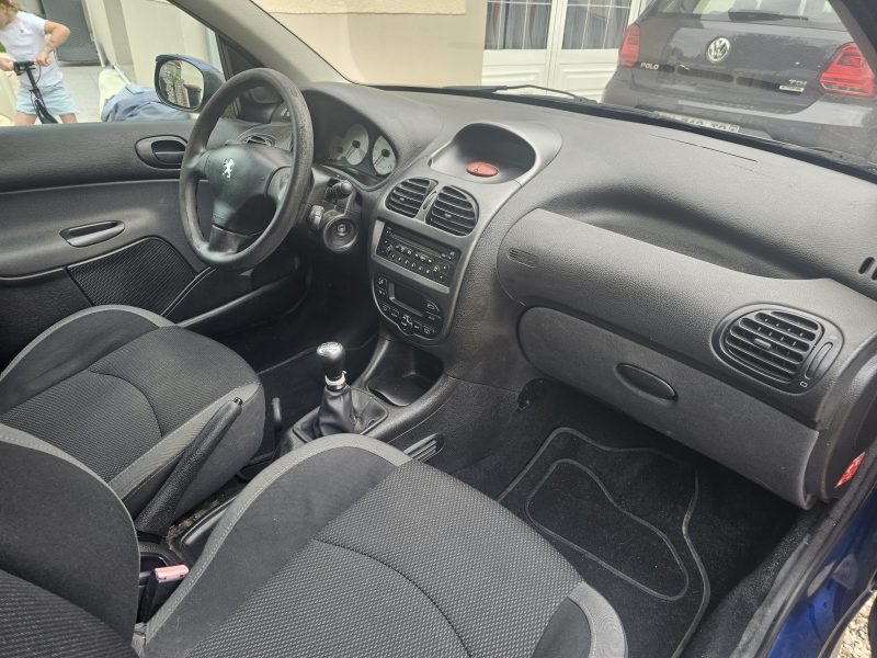 PEUGEOT 206 Berline bicorps trois ou cinq portes 2006