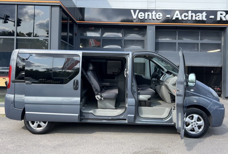 RENAULT TRAFIC II BLACK EDITION L2H1 2.0 DCI 115 Cv 1ERE MAIN / BOITE AUTO 8 PLACES - GARANTIE 1 AN