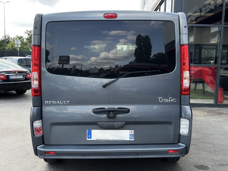 RENAULT TRAFIC II BLACK EDITION L2H1 2.0 DCI 115 Cv 1ERE MAIN / BOITE AUTO 8 PLACES - GARANTIE 1 AN