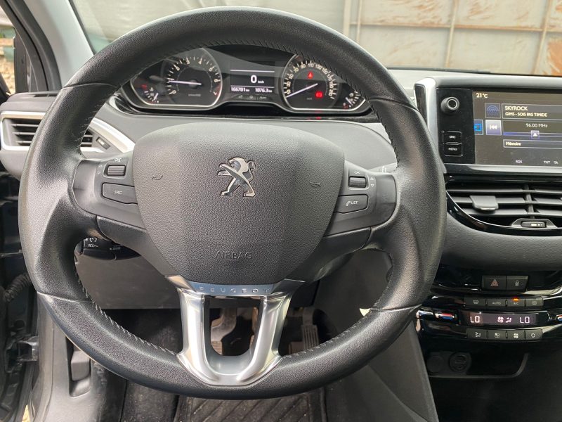 PEUGEOT 208 I 2015