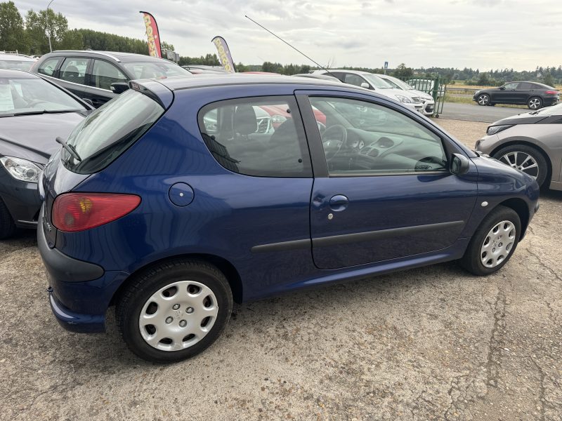 PEUGEOT 206 2003