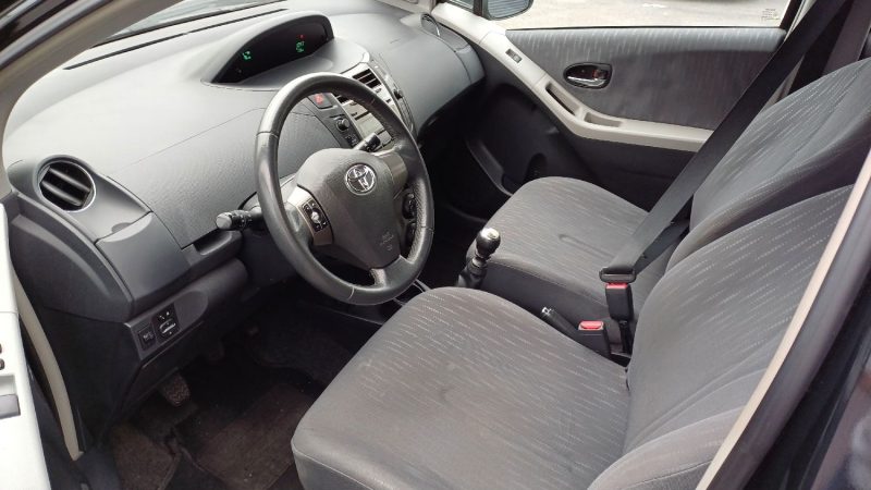 TOYOTA YARIS 2009