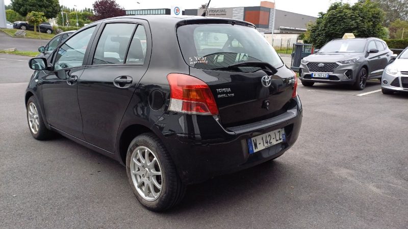 TOYOTA YARIS 2009