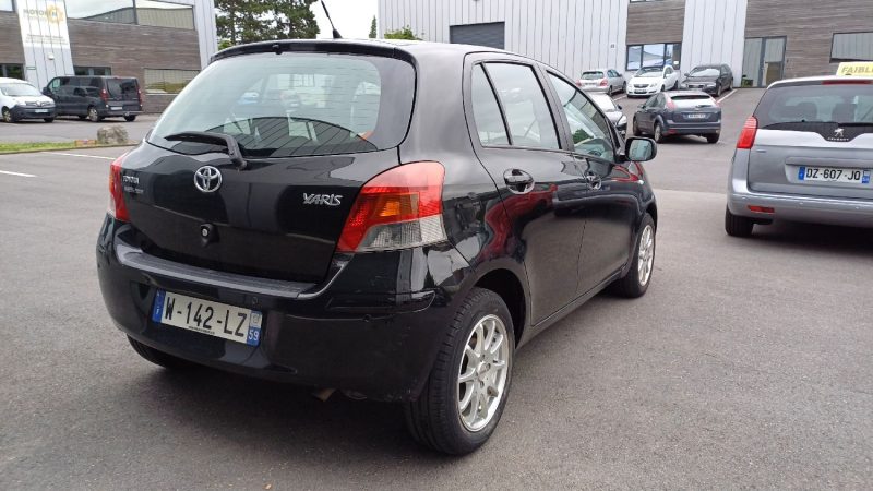 TOYOTA YARIS 2009