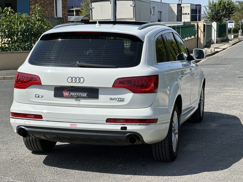 AUDI Q7 2012