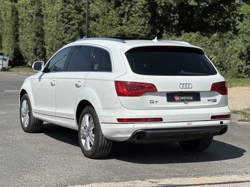 AUDI Q7 2012