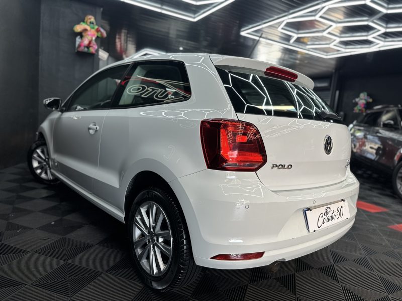 VOLKSWAGEN POLO V 2016