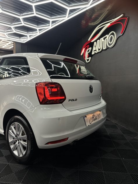 VOLKSWAGEN POLO V 2016