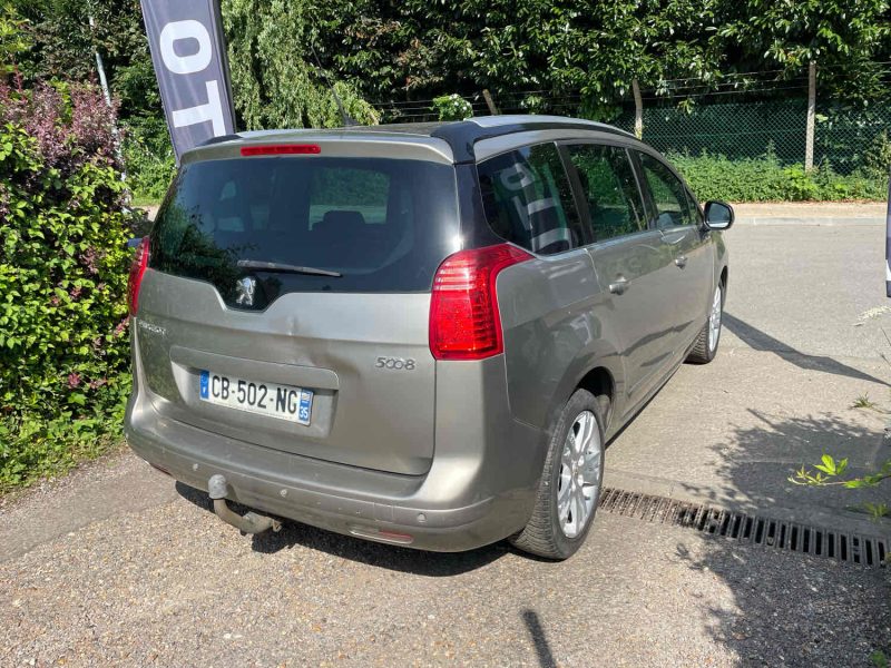 PEUGEOT 5008 2.0HDI 150CV