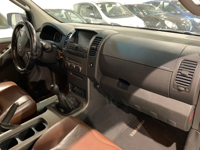 NISSAN PATHFINDER III 2.5 dCi 4WD 2488cm3 171cv