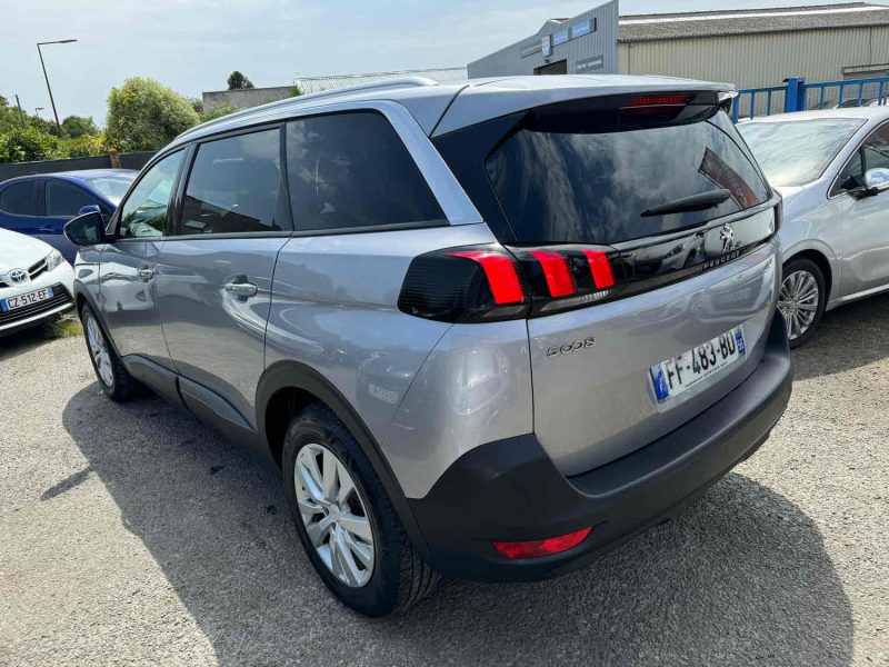 PEUGEOT 5008 1.5 BlueHDI 130ch