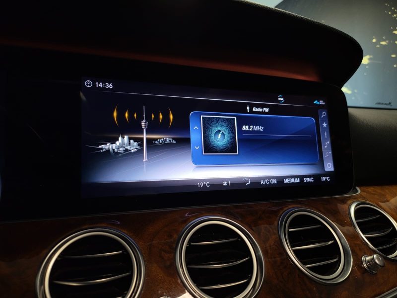 MERCEDES CLASSE E 250 211cv AVANGARDE 9G-TRONIC TOIT OUVRANT / TETE HAUTE / 360° / ANGLE M / CARPLAY