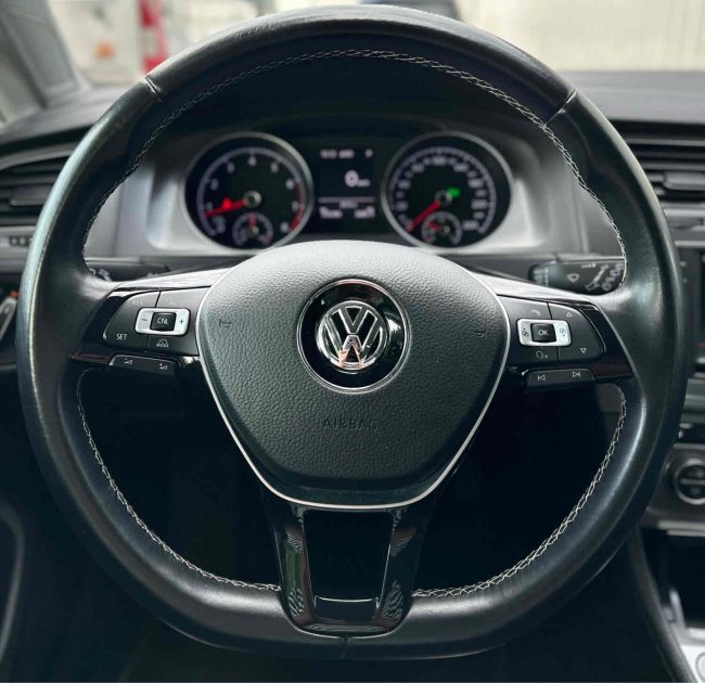 VOLKSWAGEN GOLF VII 2015