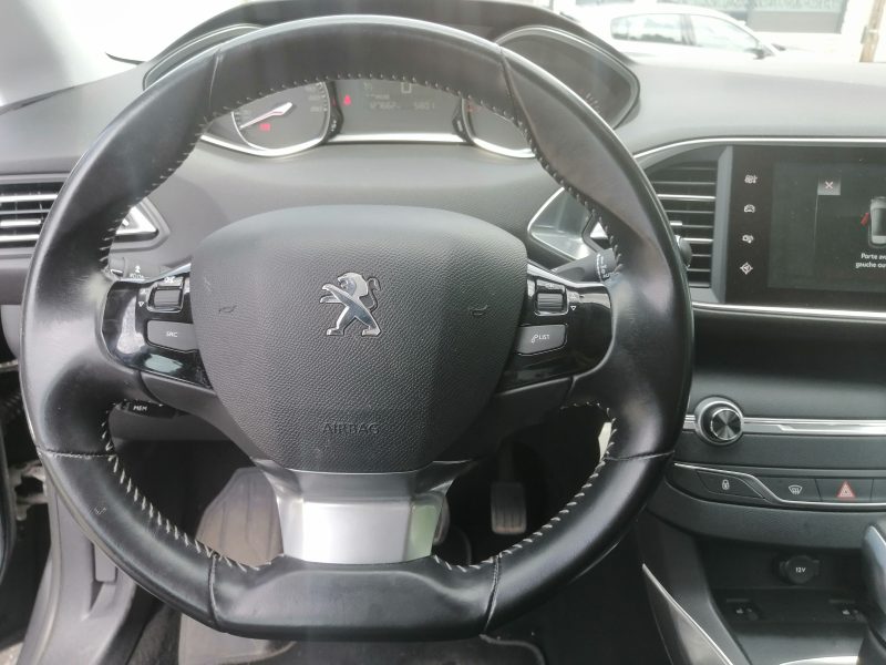 PEUGEOT 308 II 2015