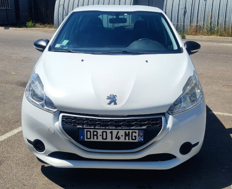 PEUGEOT 208 I 2015