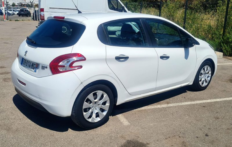 PEUGEOT 208 I 2015