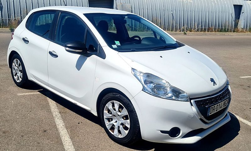 PEUGEOT 208 I 2015