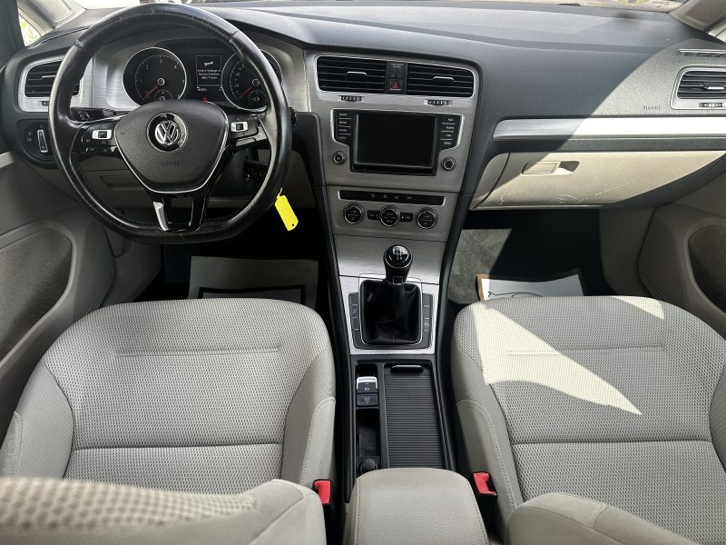 VOLKSWAGEN GOLF VII 2016