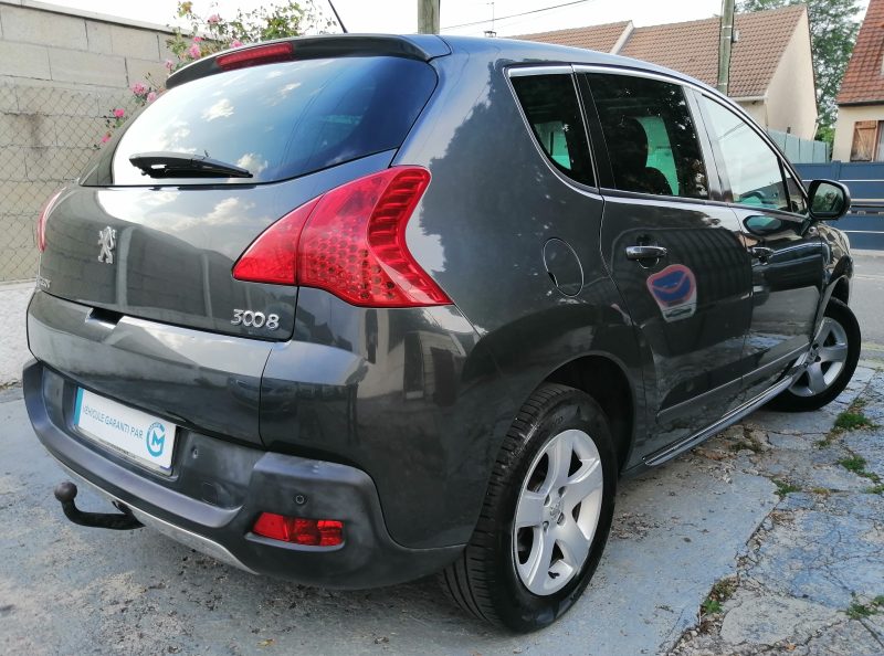 PEUGEOT 3008 Monospace 2013