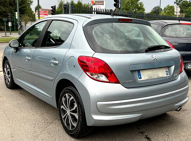 PEUGEOT 207 PHASE 2 1.6 VTI 120 BOITE AUTOMATIUE 1ERE MAIN / 5 PORTES CRIT AIR 1 - GARANTIE 1 AN