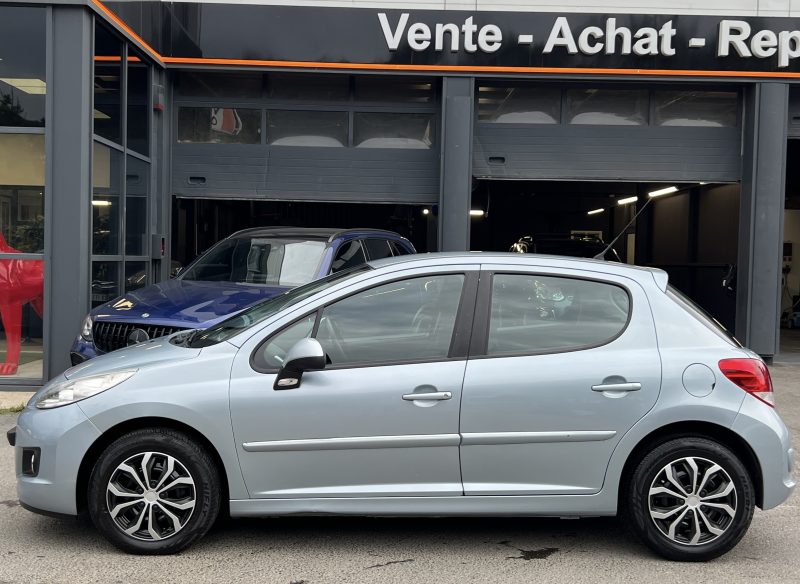 PEUGEOT 207 PHASE 2 1.6 VTI 120 BOITE AUTOMATIUE 1ERE MAIN / 5 PORTES CRIT AIR 1 - GARANTIE 1 AN