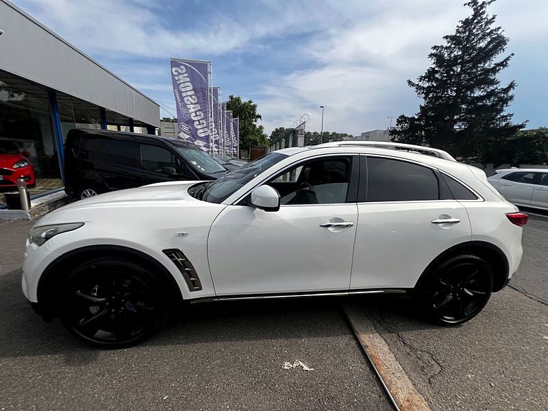 INFINITI FX30D 2012