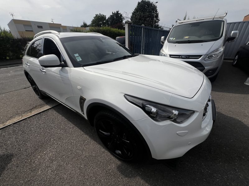 INFINITI FX30D 2012