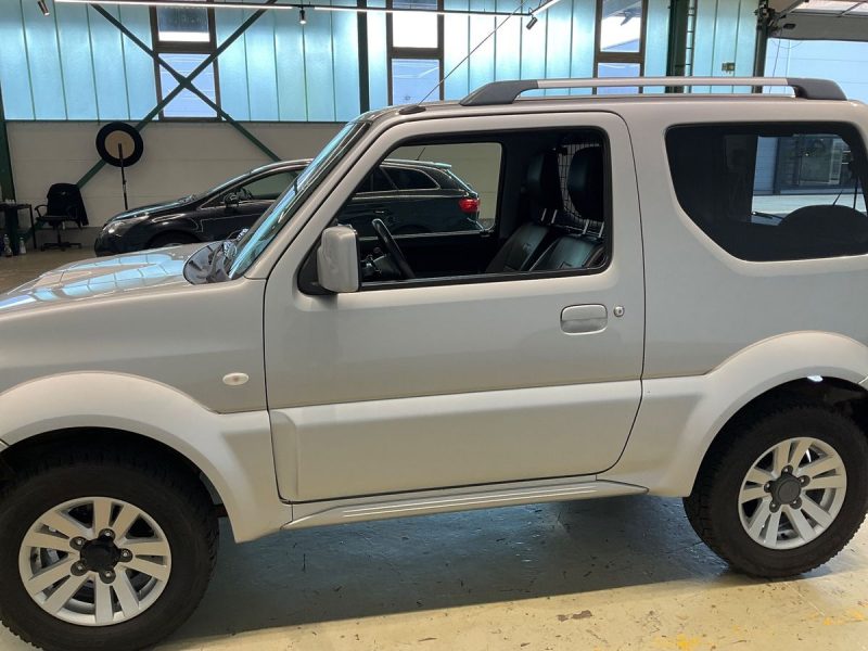 Suzuki Jimny 1.3 JLX 85 cv / 4X4 / 1ère Main / Suivi Complet 