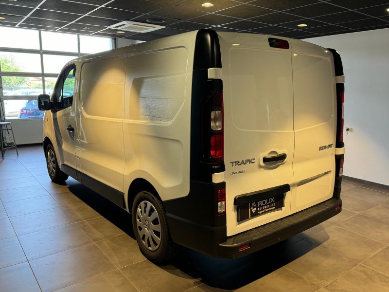 RENAULT TRAFIC  2020