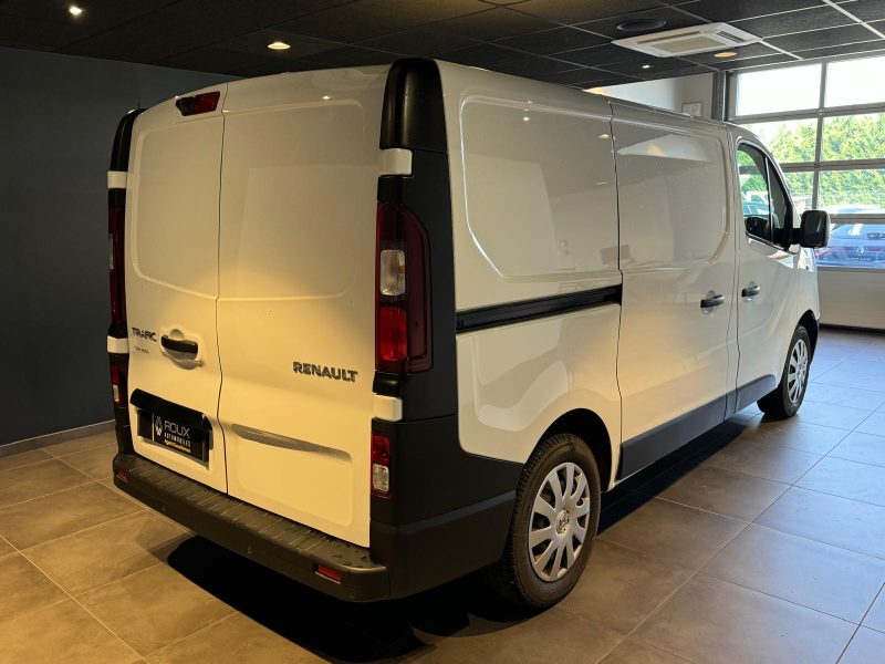 RENAULT TRAFIC  2020