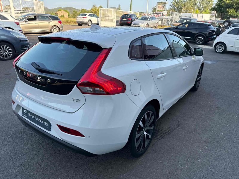 VOLVO V40 2019