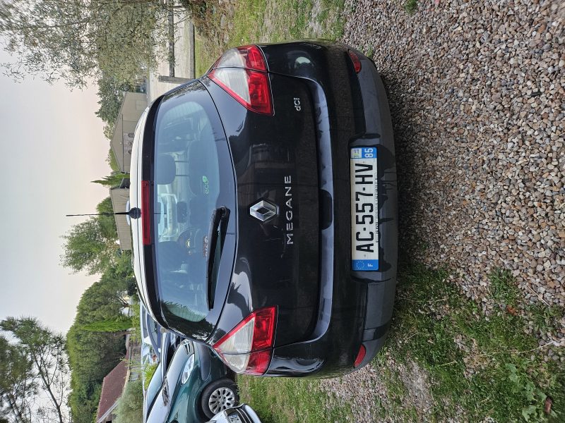 RENAULT MEGANE III Berline bicorps trois ou cinq portes (BZ0/1_, B3_ 2009