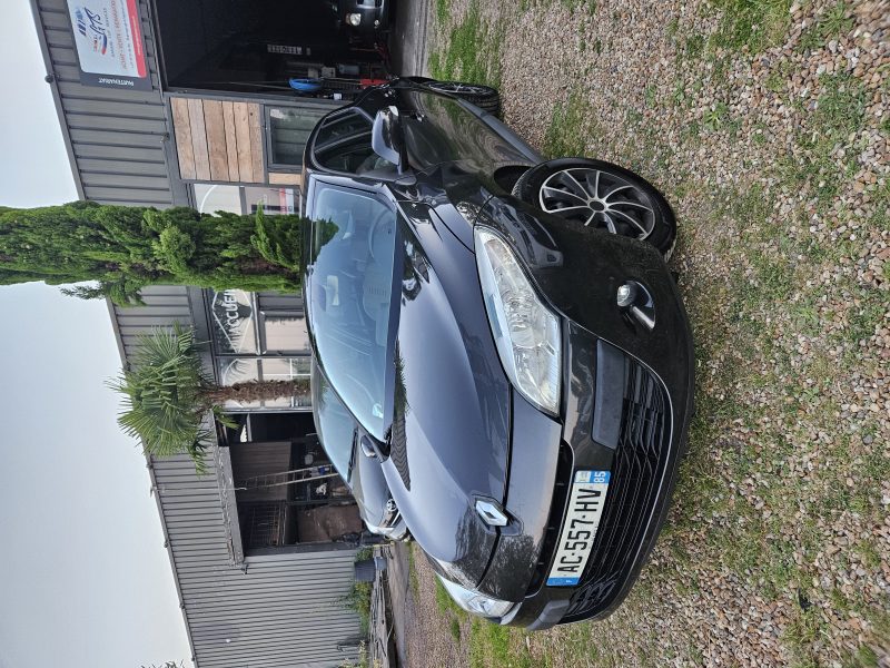 RENAULT MEGANE III Berline bicorps trois ou cinq portes (BZ0/1_, B3_ 2009