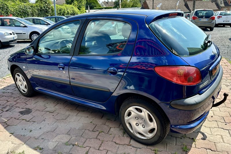 PEUGEOT 206 Berline bicorps trois ou cinq portes 2003