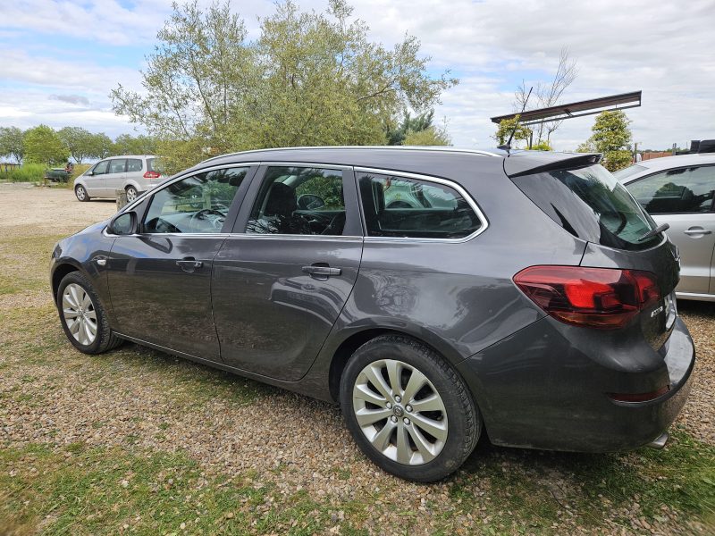 OPEL ASTRA 2011