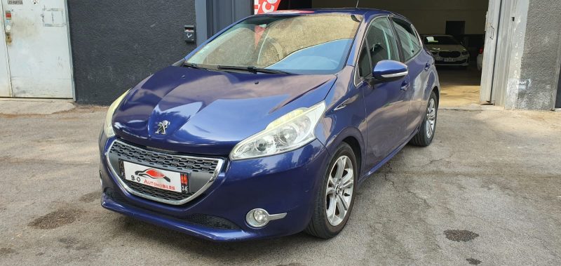 Peugeot 208 1.2l 82 ch Allure, *Clim auto*, *Entretien Peugeot*, *Idéale jeune conducteur*