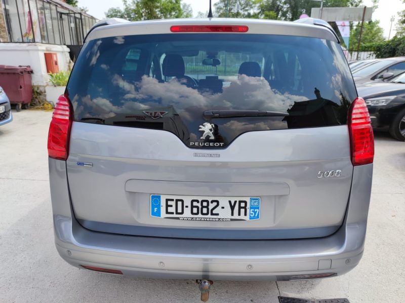 PEUGEOT 5008 2016