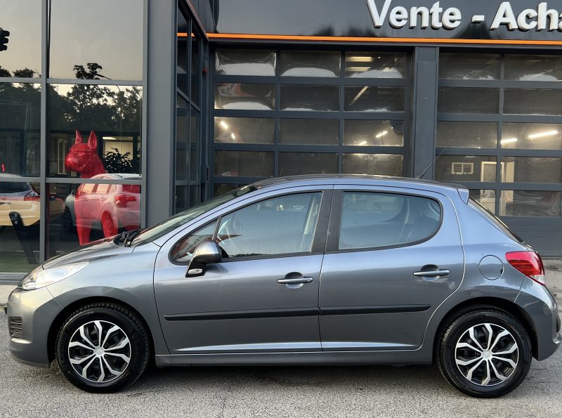 PEUGEOT 207 PHASE 2 1.4 HDI 70 Cv PREMIERE MAIN CLIMATISATION BLUETOOTH 5 PORTES - GARANTIE 1 AN