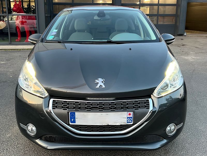 PEUGEOT 208 PHASE 2 ALLURE 1.2 82 Cv TOIT PANORAMIQUE GPS CRIT AIR 1 / 69 500 Kms - GARANTIE 1 AN