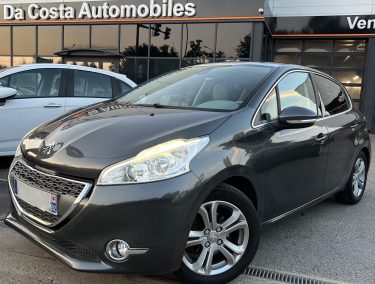 PEUGEOT 208 PHASE 2 ALLURE 1.2 82 Cv TOIT PANORAMIQUE GPS CRIT AIR 1 / 69 500 Kms - GARANTIE 1 AN