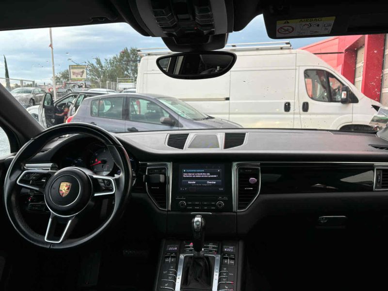 PORSCHE MACAN 2016