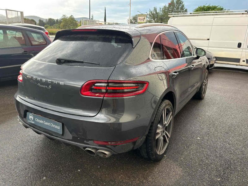 PORSCHE MACAN 2016