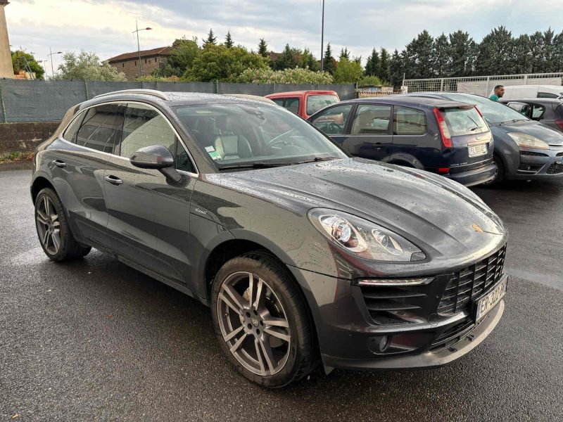 PORSCHE MACAN 2016