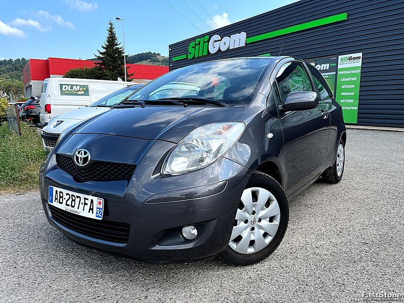 TOYOTA YARIS 2009