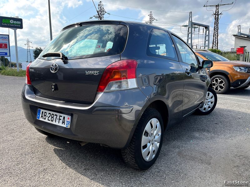 TOYOTA YARIS 2009