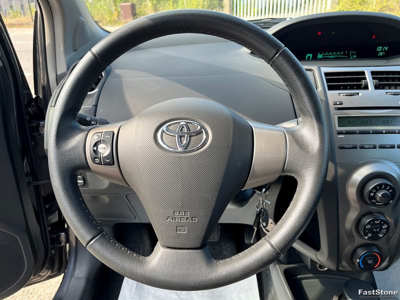 TOYOTA YARIS 2009